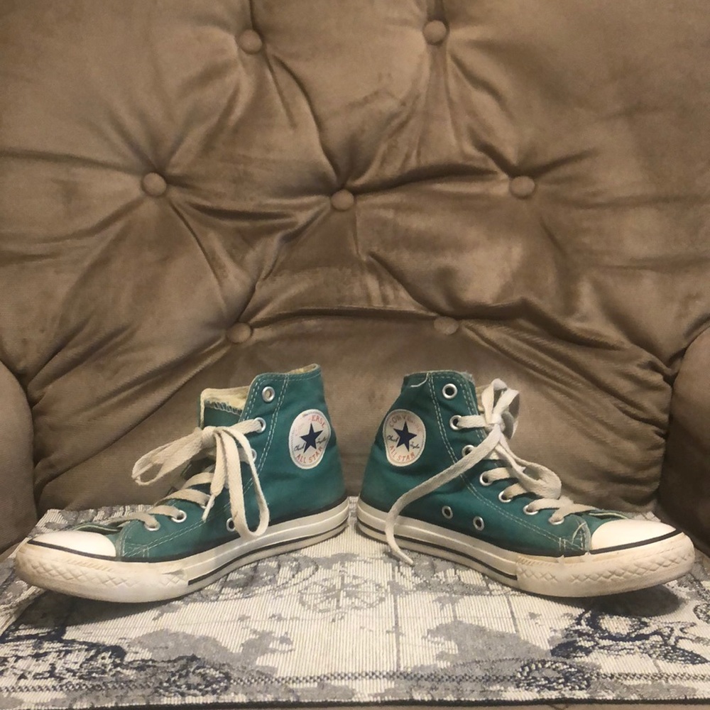 Vintage 90’s Converse Youth Size 2